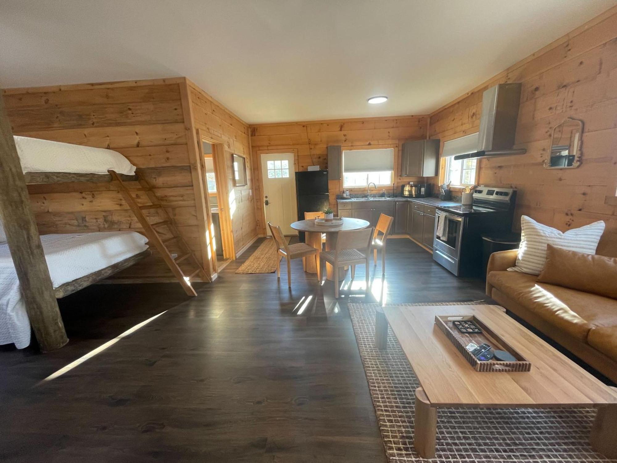 Pine Creek Cabins & Camping Resort South Bloomingville Экстерьер фото